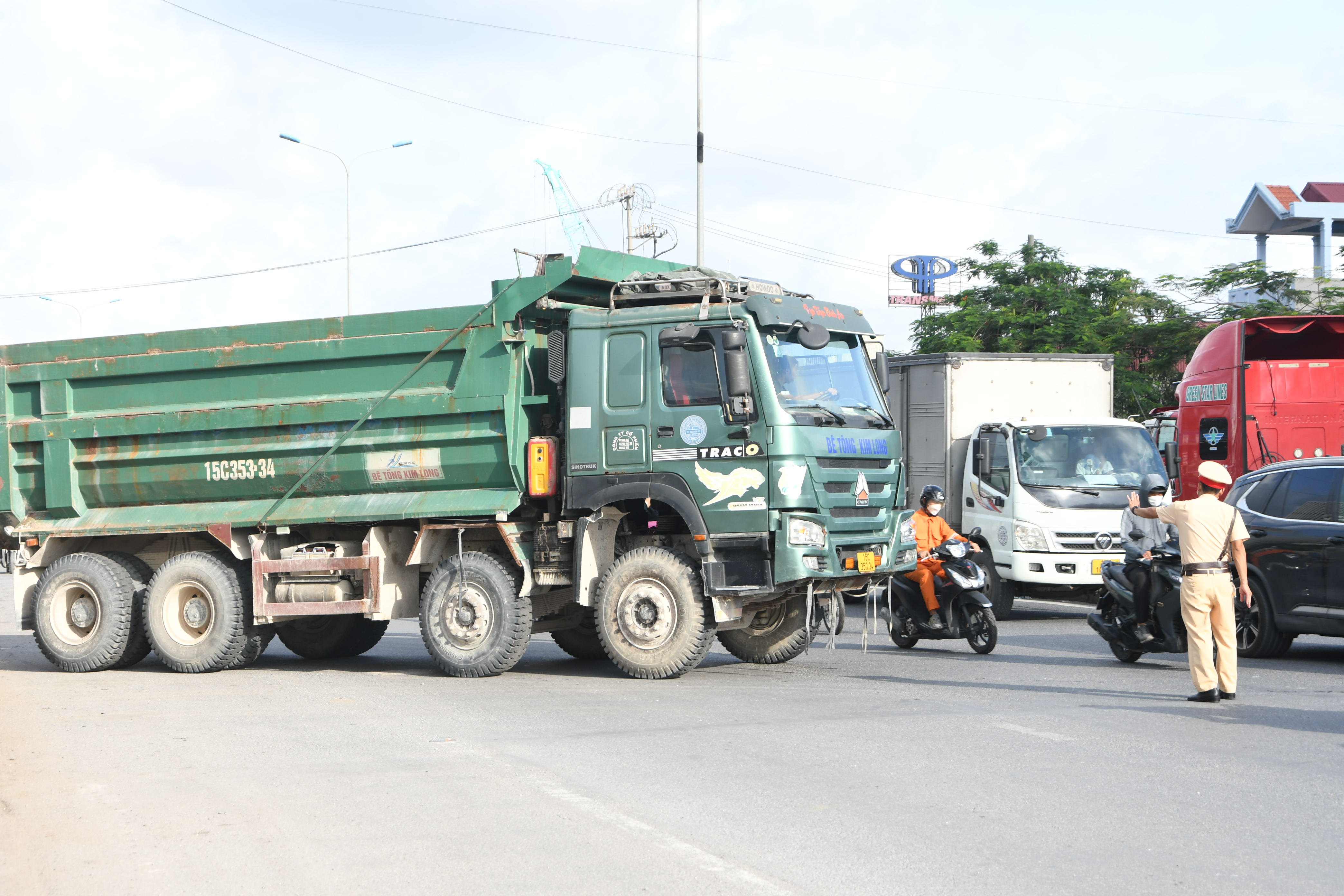 Xử lý 141 trường vi phạm quy định về trật tự an toàn giao thông ngày 21.8.2022